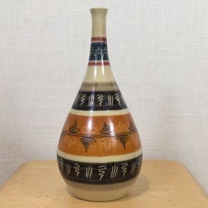 Vintage hand-painted ceramic vase - MCM vibes!